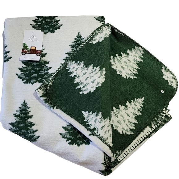 Docofil Bedding Docofil Oversize Reversible Green White Soft Throw